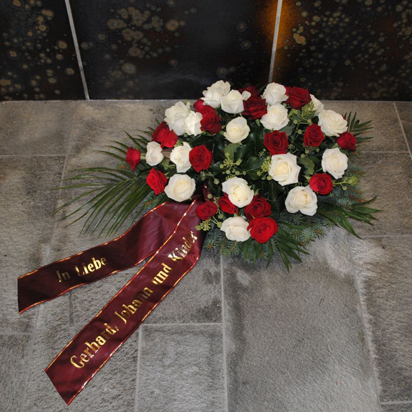 BU 10 - weiße und rote Rosen