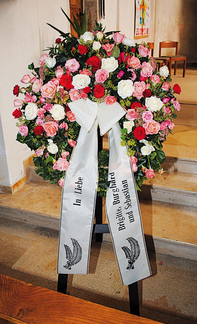 K 10 -  von weiß- bis rotfarbige Rosen - Farbtonmischung