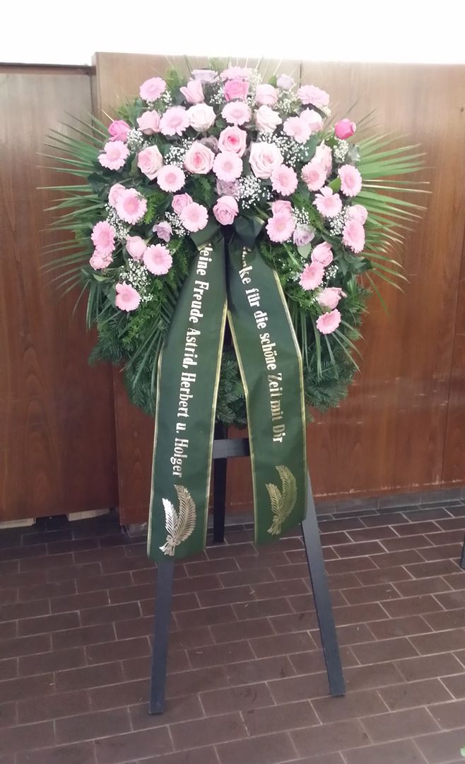 K 17 - rosa Rosen und Gerbera mit dunkler Mitte, Schleierkraut