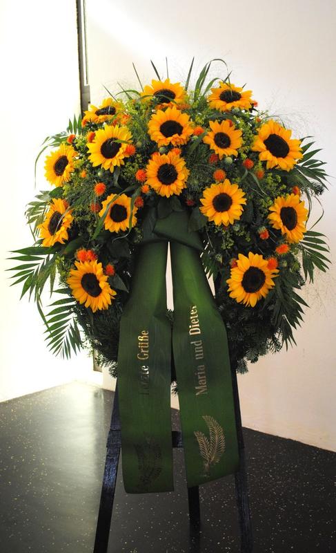 K 25 - Sonnenblumen, Carthamusdisteln und Gräser